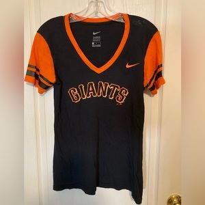 🌸 Nike Genuine Merchandise tee